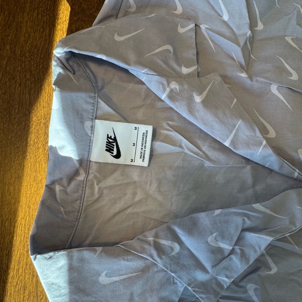 Nike Gray Short-Sleeve Button-Up with White Swoosh Print - Picture 2 of 7